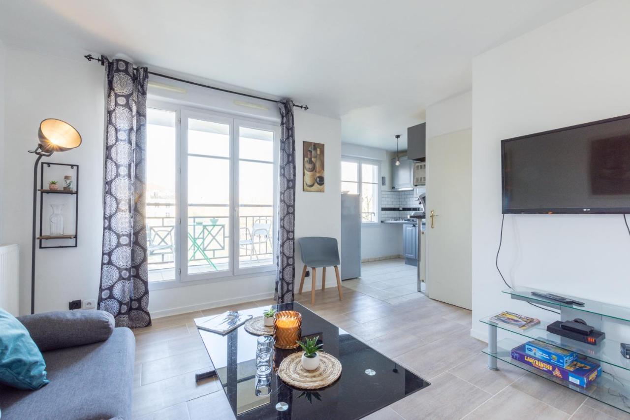 Family Travel Paris Apartment บุสซี-แซ็ง-ฌอร์ฌ ภายนอก รูปภาพ