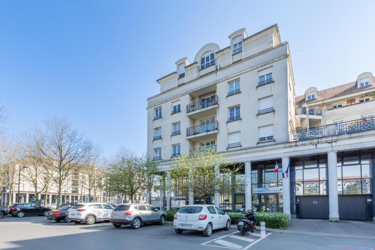 Family Travel Paris Apartment บุสซี-แซ็ง-ฌอร์ฌ ภายนอก รูปภาพ